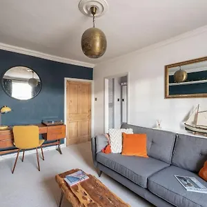 Beautiful In Apartment